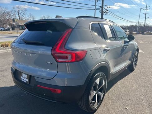 Certified 2025 Volvo XC40 B5 Plus AWD/4WD image 4