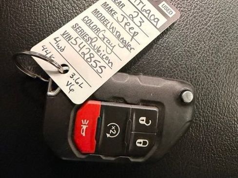Used 2023 Jeep Wrangler Unlimited Rubicon w/ Cold Weather Group AWD/4WD image 45