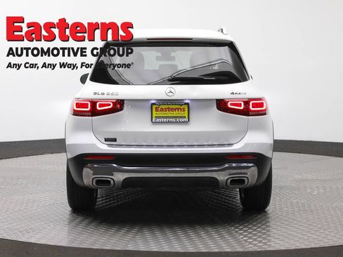 Used 2021 Mercedes-Benz GLB 250 4MATIC w/ Premium Package image 6