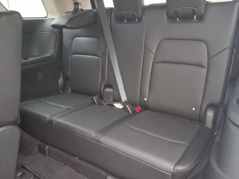 Used 2025 Nissan Pathfinder SL image 21