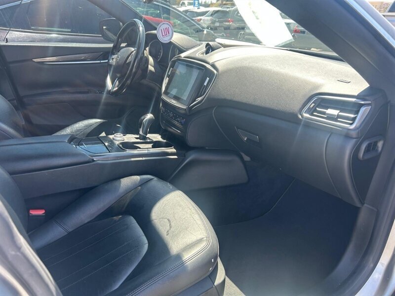 Used 2017 Maserati Ghibli RWD image 30