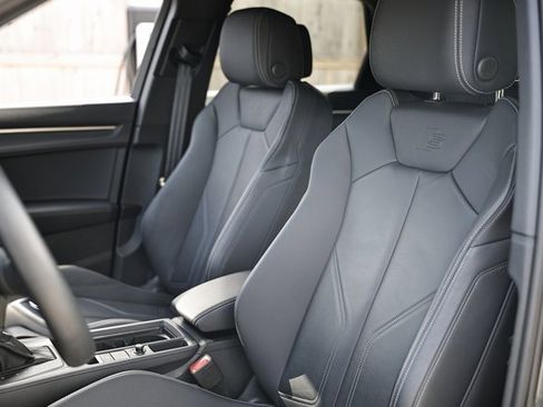 Certified 2025 Audi Q3 2.0T Premium w/ Convenience Package image 21