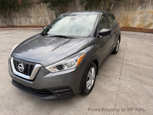 Used 2020 Nissan Kicks S image 19