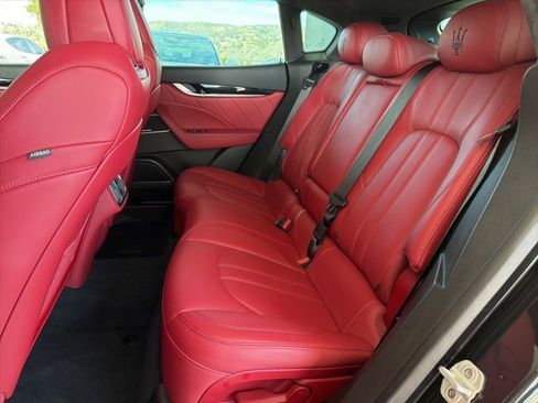 Certified 2022 Maserati Levante GT image 18
