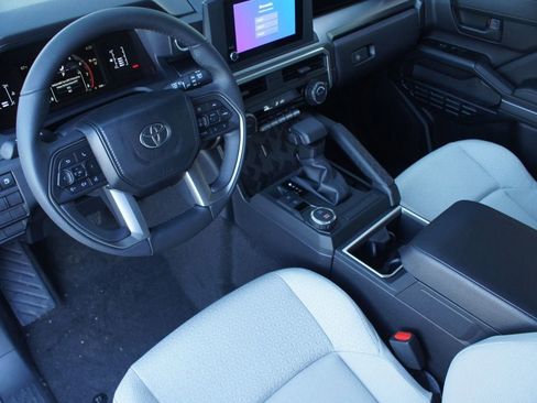 New 2026 Toyota 4Runner SR5 AWD/4WD image 11