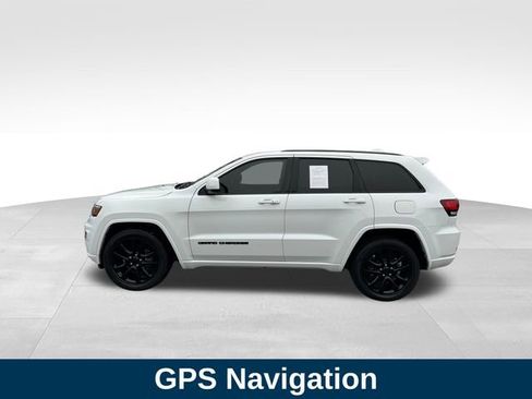Used 2019 Jeep Grand Cherokee Altitude image 2