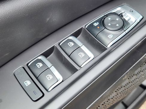 New 2027 Kia Carnival SX w/ Dark Edition Package FWD image 8