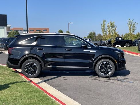 New 2026 Kia Sorento S image 9