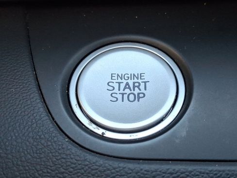 Used 2023 Hyundai Elantra Limited w/ Preferred Accessory Package image 23