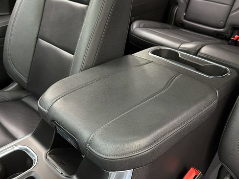 Used 2025 Chevrolet Silverado 1500 LT Trail Boss w/ Convenience Package II AWD/4WD image 33
