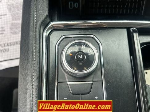 Used 2024 Ford Expedition XLT AWD/4WD image 24