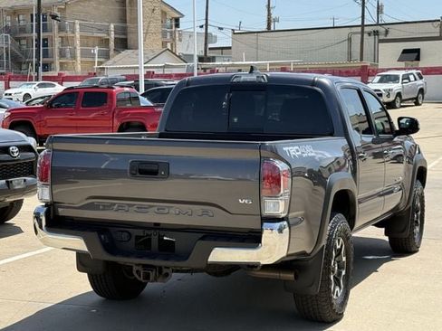 Used 2023 Toyota Tacoma TRD Off-Road AWD/4WD image 4