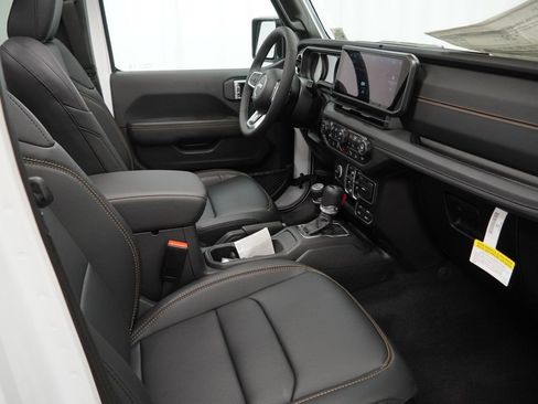 New 2026 Jeep Wrangler Sahara image 34