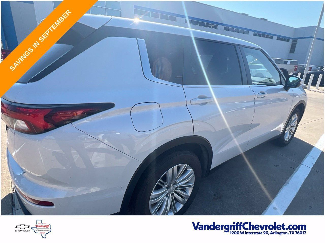 Used 2024 Mitsubishi Outlander ES FWD image 8