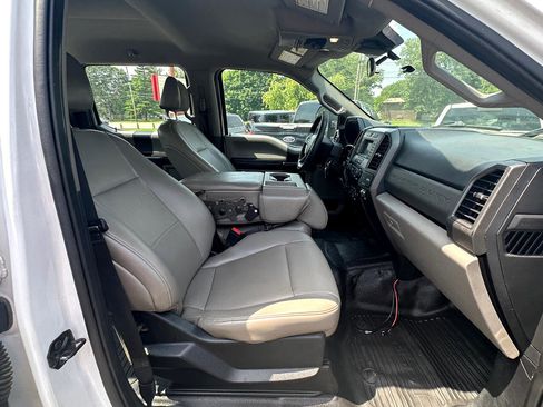 Used 2021 Ford F250 XL w/ Power Equipment Group image 19