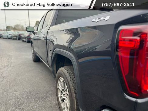 Used 2025 GMC Sierra 1500 SLT image 8