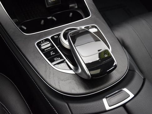 Used 2018 Mercedes-Benz E 400 4MATIC Sedan image 29