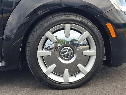 Used 2019 Volkswagen Beetle 2.0T SE FWD image 8