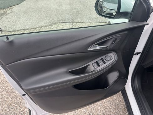 Used 2025 Buick Encore GX Preferred image 20