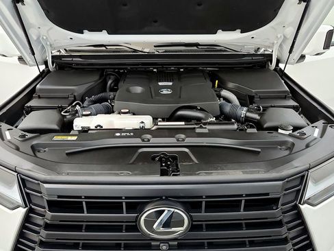 Used 2024 Lexus GX 550 w/ Accessory Package (2T) AWD/4WD image 15