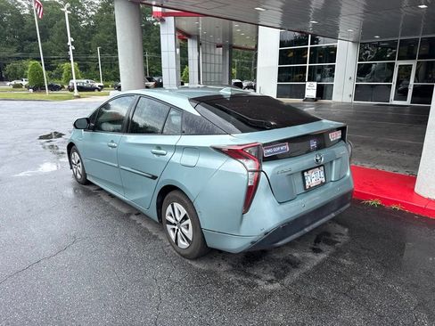 Used 2018 Toyota Prius Three w/ Advanced Technology Package FWD image 6