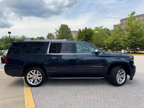 Used 2020 Chevrolet Suburban Premier AWD/4WD image 6