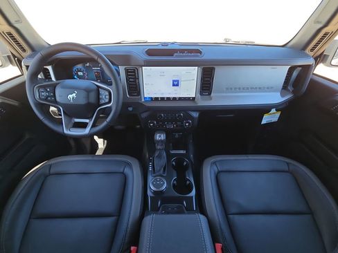 New 2026 Ford Bronco Outer Banks image 9