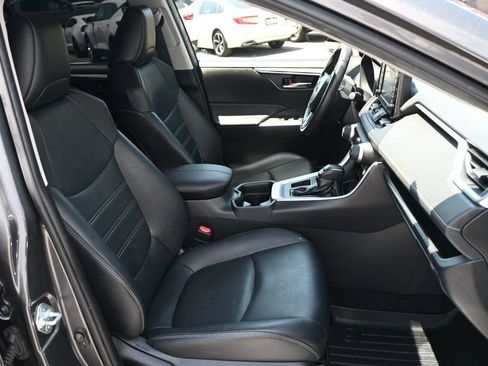 Used 2021 Toyota RAV4 XLE Premium w/ Carpet Mat Package (TMS) FWD image 19