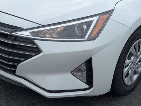 Used 2019 Hyundai Elantra SE w/ Cargo Package FWD image 11