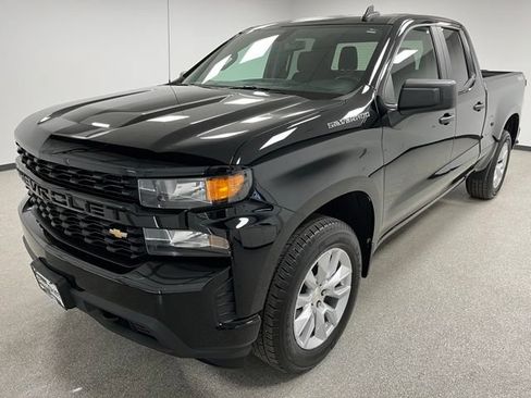 Used 2022 Chevrolet Silverado 1500 Custom AWD/4WD image 4