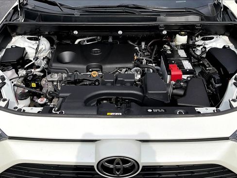 Used 2022 Toyota RAV4 XLE Premium AWD/4WD image 30