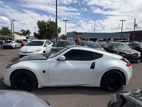 Used 2013 Nissan 370Z Touring w/ Sport Pkg RWD image 5