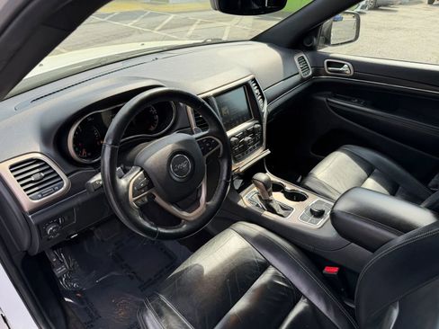 Used 2017 Jeep Grand Cherokee Limited image 12