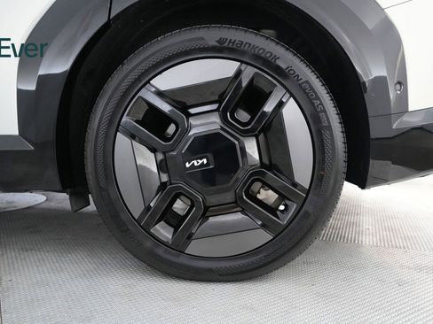 Used 2024 Kia EV9 GT-Line AWD/4WD image 9