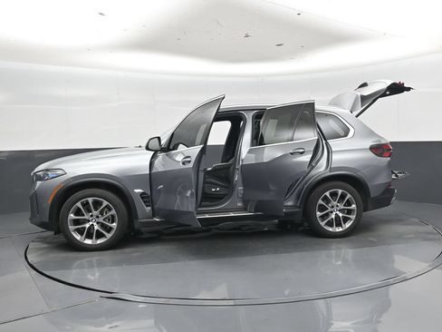 Used 2025 BMW X5 xDrive40i AWD/4WD image 52