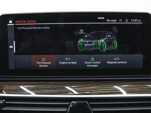 Used 2023 BMW M550i xDrive w/ Parking Assistance Package image 27