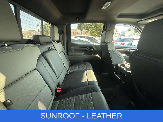 Used 2023 Chevrolet Silverado 1500 ZR2 AWD/4WD image 3