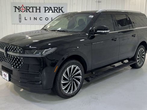 New 2025 Lincoln Navigator L Black Label image 5
