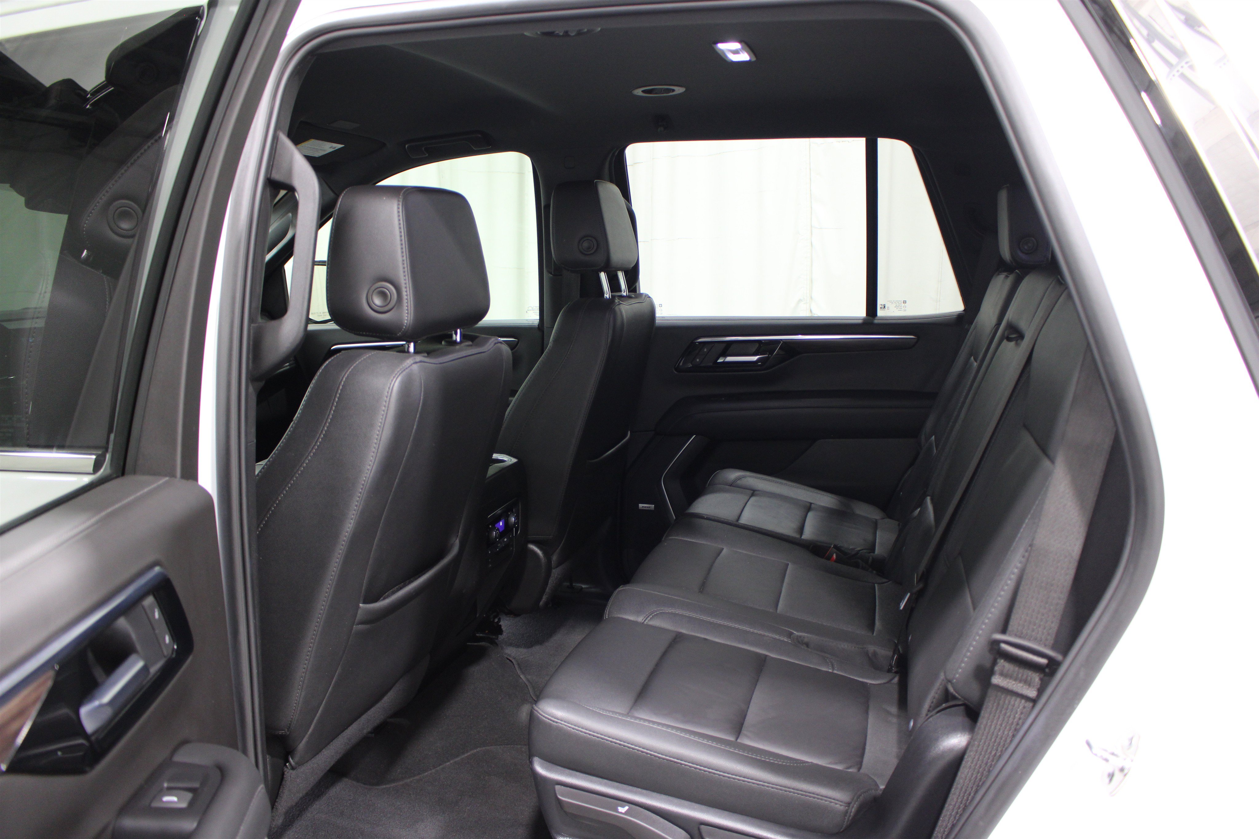 Used 2025 Chevrolet Tahoe LT w/ Comfort Package AWD/4WD image 20