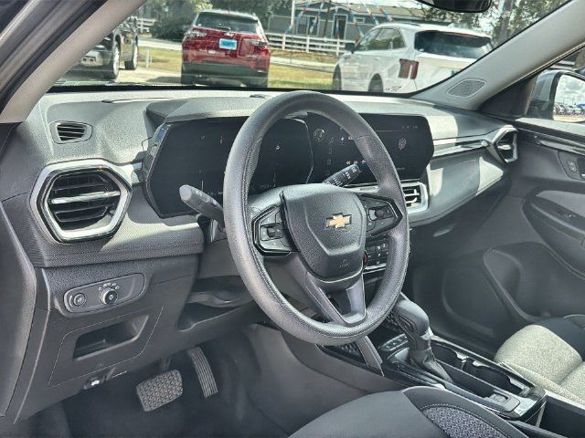 Used 2025 Chevrolet TrailBlazer LT AWD/4WD image 10