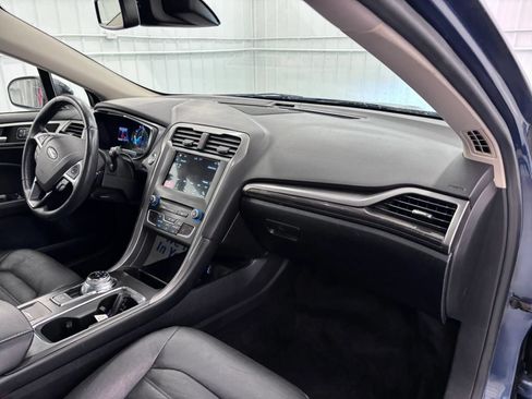Used 2018 Ford Fusion SE w/ Fusion SE Technology Package FWD image 35