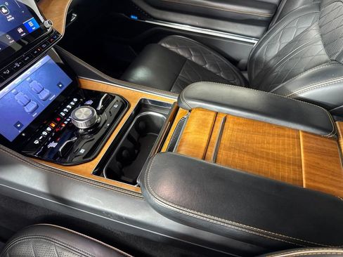 Certified 2024 Jeep Grand Wagoneer L Series III AWD/4WD image 29