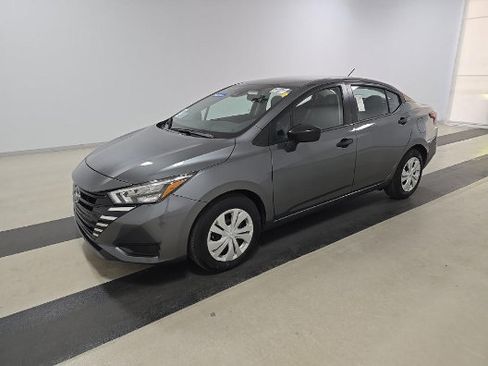 Used 2025 Nissan Versa S w/ Trunk Package FWD image 1