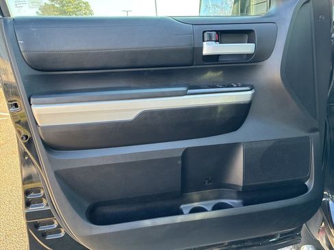 Used 2016 Toyota Tundra Limited w/ Limited Premium Package image 12