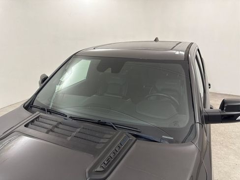Used 2022 RAM 1500 Laramie AWD/4WD image 12