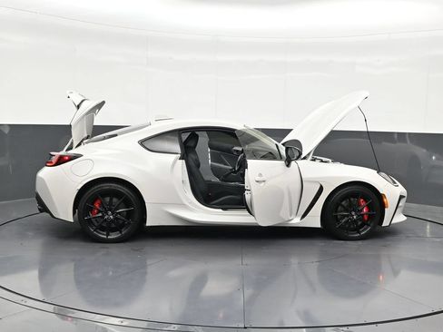 Used 2025 Toyota GR86 Premium w/ Performance Package RWD image 33