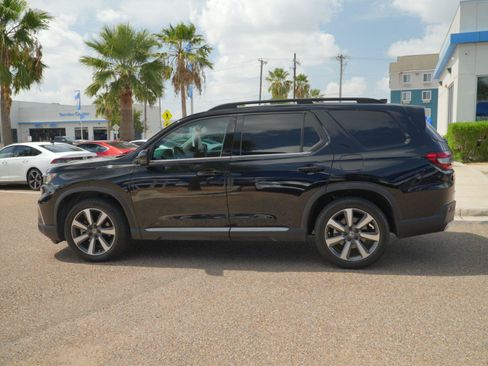 Used 2025 Honda Pilot Touring image 8