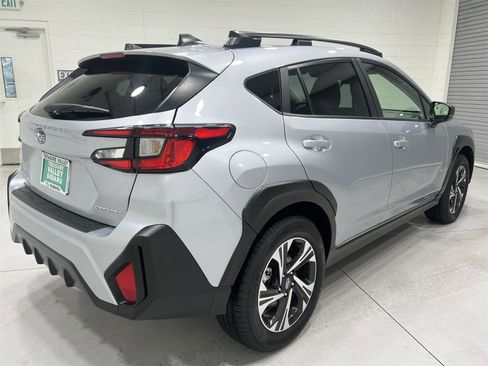 Used 2025 Subaru Crosstrek 2.0i Premium image 8