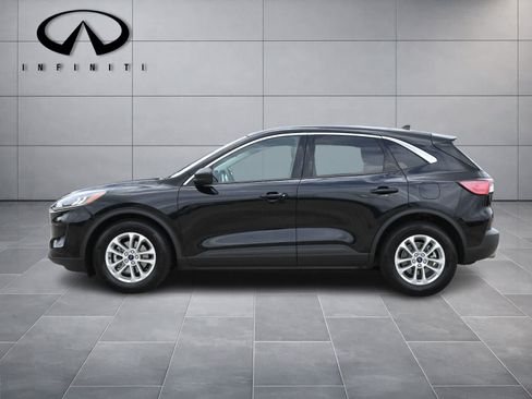 Used 2022 Ford Escape SE FWD image 3