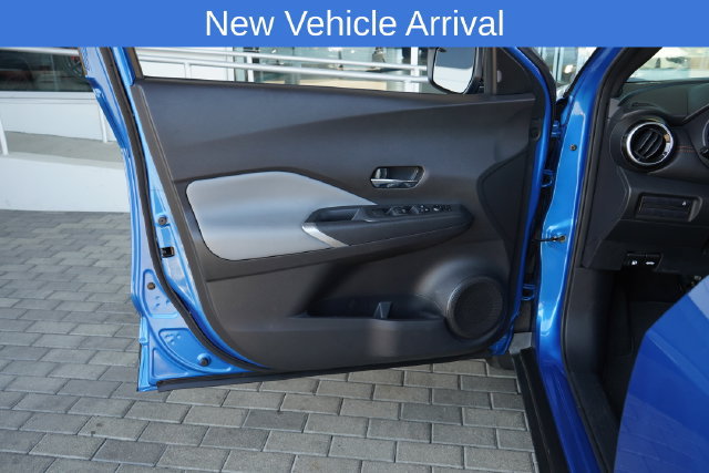 Used 2024 Nissan Kicks SR w/ SR Premium Package FWD image 17